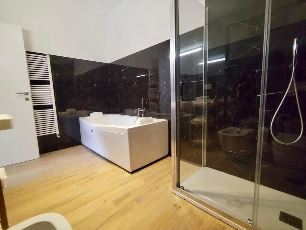 Hh Hermoso Housing Asti Exterior photo